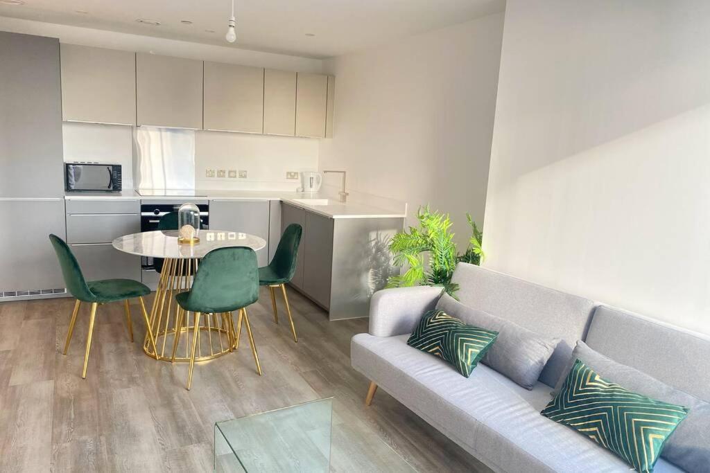 Luxury 2 Bedroom Apartment, Broad Street Birmingham Zewnętrze zdjęcie